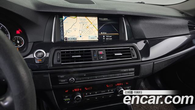 BMW 5 Series (F10) 520d M Aero Dynamic 2016 — фото 13