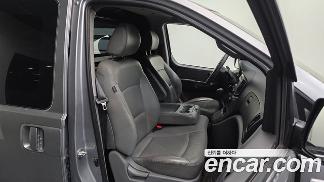 Hyundai Grand Starex Van 3-Seater Smart 2019 — фото 12