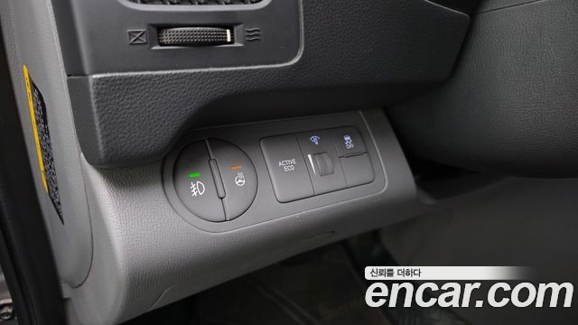 Hyundai Grand Starex Van 3-Seater Smart 2019 — фото 14