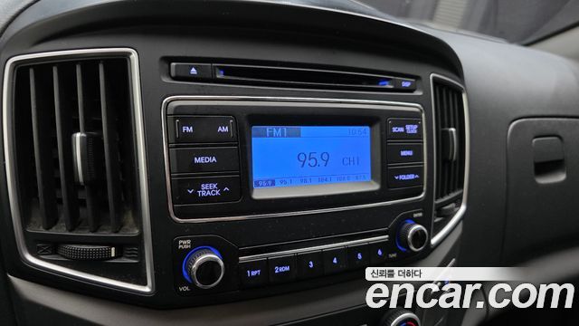Hyundai Grand Starex Van 3-Seater Smart 2019 — фото 16
