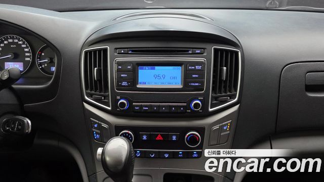 Hyundai Grand Starex Van 3-Seater Smart 2019 — фото 18