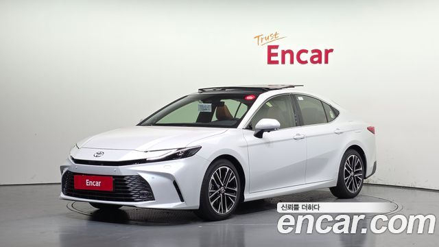 Toyota Camry (XV80) 2.5 XLE Premium Hybrid 2026 — фото 1