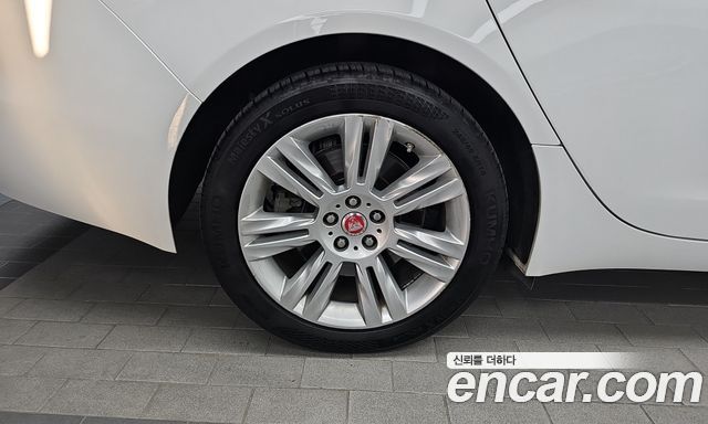 Jaguar XF (X260) 25t Prestige 2018 — фото 5