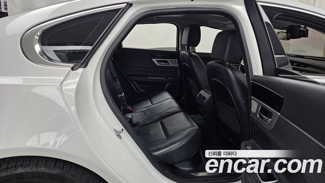 Jaguar XF (X260) 25t Prestige 2018 — фото 11