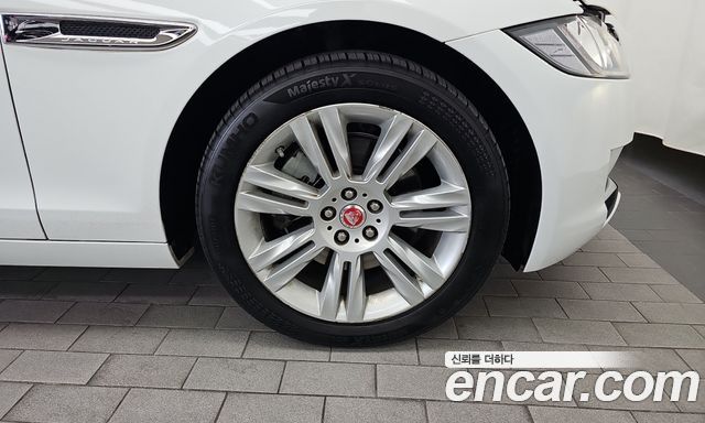 Jaguar XF (X260) 25t Prestige 2018 — фото 21
