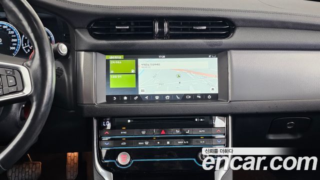 Jaguar XF (X260) 25t Prestige 2018 — фото 27