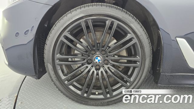 BMW 5 Series (G30) 520d xDrive M Sport Package Plus 2018 — фото 5