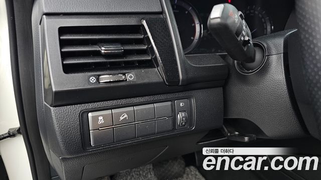 KG Mobility (SsangYong) Rexton Sports Khan Diesel 2.2 4WD Prestige Special (5-Link) 2021 — фото 30