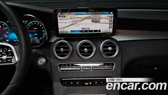 Mercedes-Benz GLC-Class (X253) GLC300e 4MATIC Coupe 2021 — фото 13