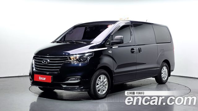 Hyundai Grand Starex Van 3-Seater Smart