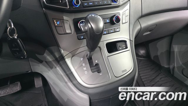 Hyundai Grand Starex Van 3-Seater Smart 2020 — фото 9