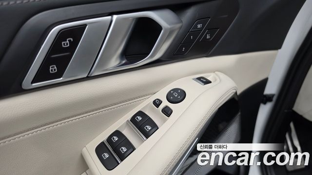 BMW X5 (G05) M50i 2022 — фото 28