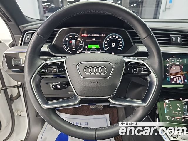 Audi e-tron 55 Quattro Sportback 2022 — фото 9