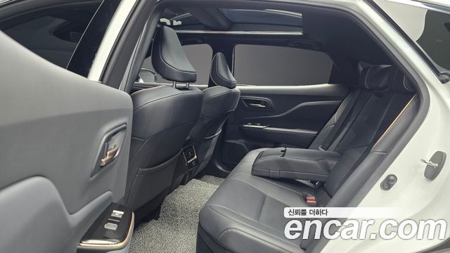 Toyota Crown Crossover 2.5 4WD Hybrid 2024 — фото 12