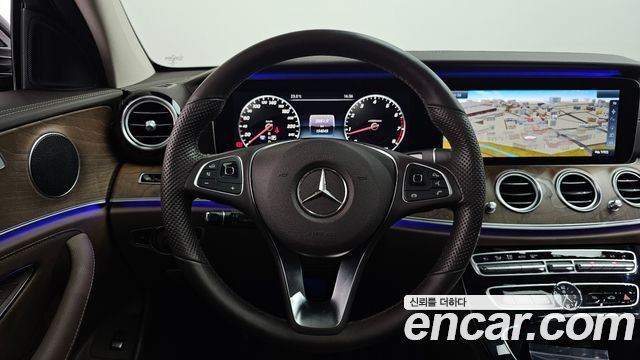 Mercedes-Benz E-Class (W213) E300 4MATIC Exclusive 2017 — фото 17