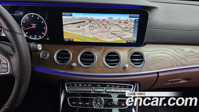 Mercedes-Benz E-Class (W213) E300 4MATIC Exclusive 2017 — фото 18