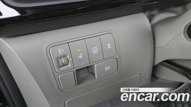 Hyundai Staria HEV 1.6 Lounge 9-Seater Inspiration 2025 — фото 28