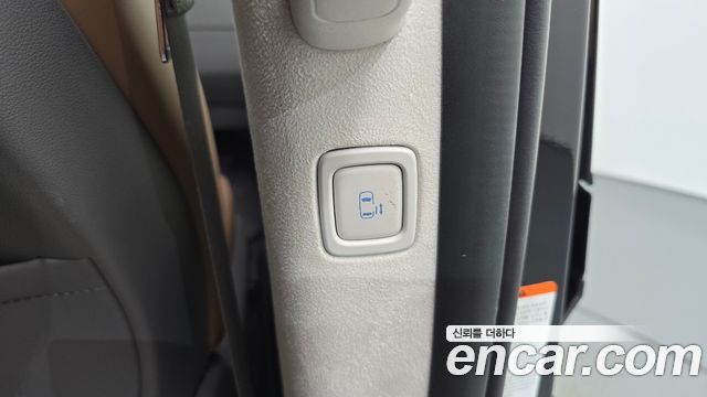 Hyundai Staria HEV 1.6 Lounge 9-Seater Inspiration 2025 — фото 31