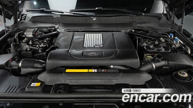 Land Rover Range Rover (IV) 4.4 SDV8 Vogue SE DIESEL 2019 — фото 6