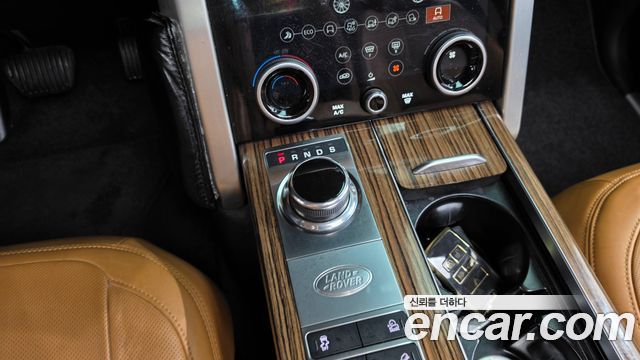 Land Rover Range Rover (IV) 4.4 SDV8 Vogue SE DIESEL 2019 — фото 9