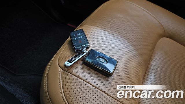 Land Rover Range Rover (IV) 4.4 SDV8 Vogue SE DIESEL 2019 — фото 15