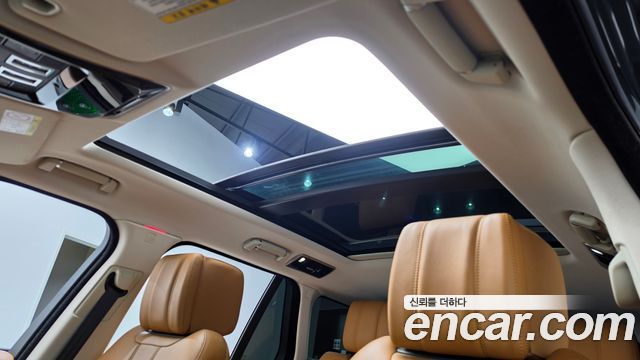 Land Rover Range Rover (IV) 4.4 SDV8 Vogue SE DIESEL 2019 — фото 17