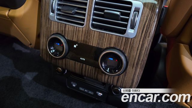 Land Rover Range Rover (IV) 4.4 SDV8 Vogue SE DIESEL 2019 — фото 36