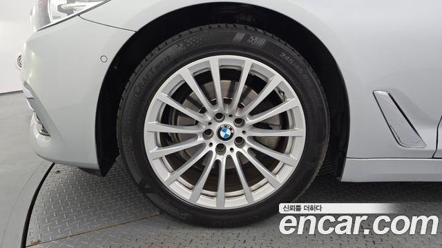 BMW 5 Series (G30) 520i Luxury 2019 — фото 5