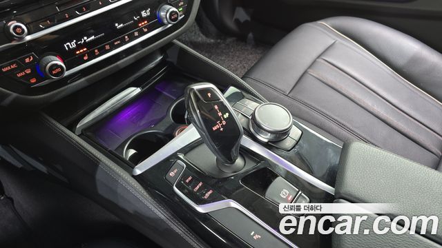 BMW 5 Series (G30) 520i Luxury 2019 — фото 9