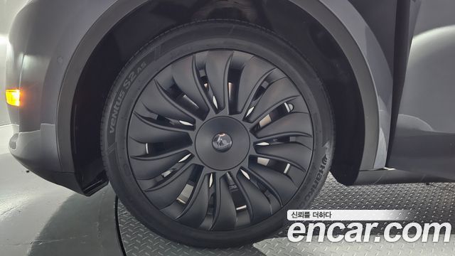 Tesla Model Y Long Range AWD 2022 — фото 5