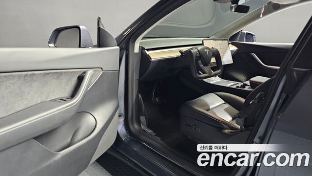 Tesla Model Y Long Range AWD 2022 — фото 10