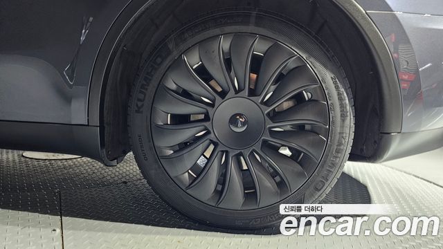 Tesla Model Y Long Range AWD 2022 — фото 21