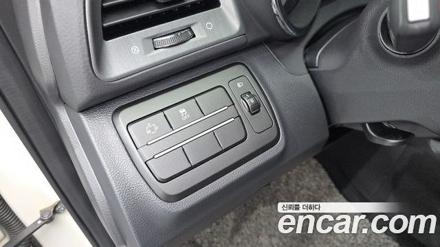 KG Mobility (SsangYong) Tivoli Armor Diesel Gear Edition 2WD 2018 — фото 19