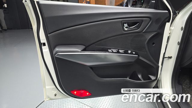 KG Mobility (SsangYong) Tivoli Armor Diesel Gear Edition 2WD 2018 — фото 24