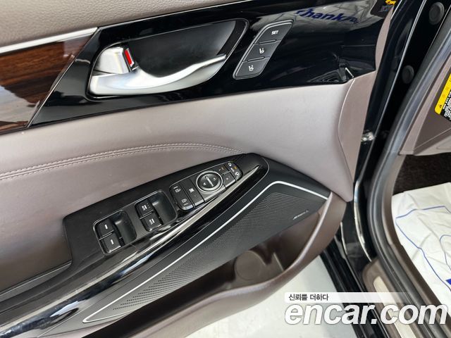 Kia K7 Hybrid Noblesse 2019 — фото 15