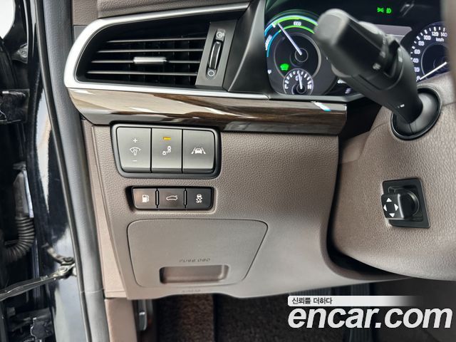 Kia K7 Hybrid Noblesse 2019 — фото 16
