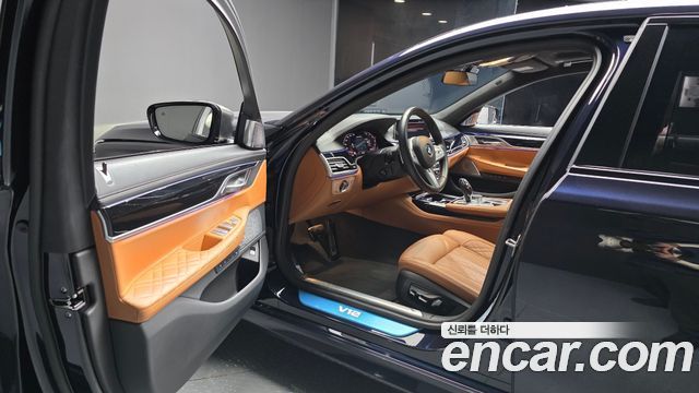 BMW 7 Series (G11) M760Li xDrive 2022 — фото 10