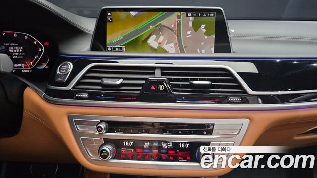 BMW 7 Series (G11) M760Li xDrive 2022 — фото 17