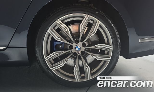 BMW 7 Series (G11) M760Li xDrive 2022 — фото 27
