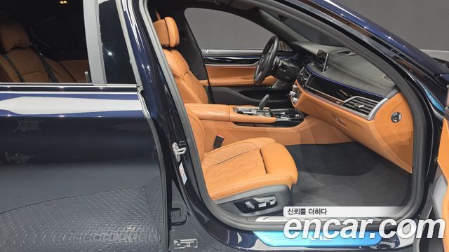 BMW 7 Series (G11) M760Li xDrive 2022 — фото 32
