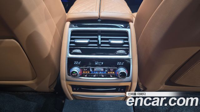 BMW 7 Series (G11) M760Li xDrive 2022 — фото 37