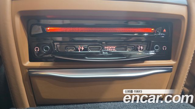 BMW 7 Series (G11) M760Li xDrive 2022 — фото 38