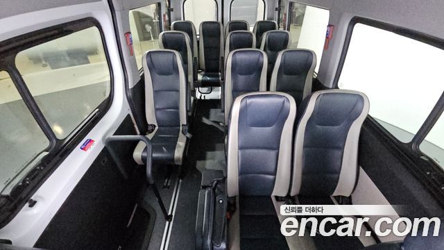 Hyundai Solati 15-seater Luxury 2021 — фото 12