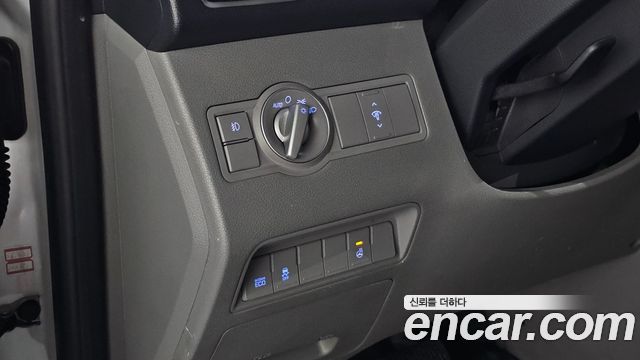 Hyundai Solati 15-seater Luxury 2021 — фото 18