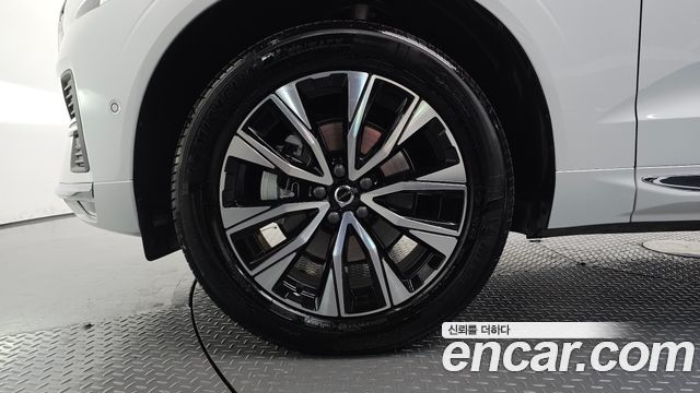 Volvo XC60 (II) B5 Ultra Bright 2025 — фото 5