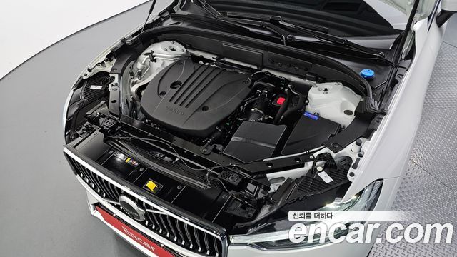 Volvo XC60 (II) B5 Ultra Bright 2025 — фото 6