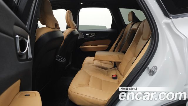 Volvo XC60 (II) B5 Ultra Bright 2025 — фото 11