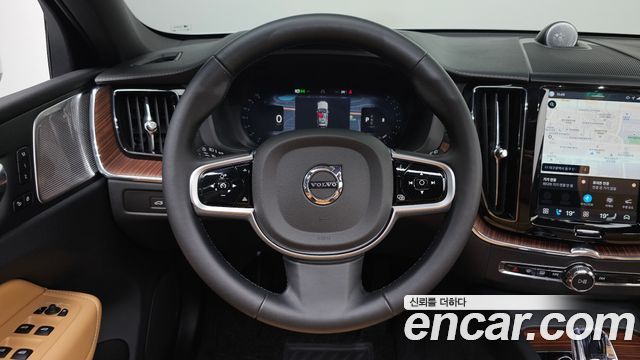 Volvo XC60 (II) B5 Ultra Bright 2025 — фото 12
