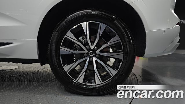 Volvo XC60 (II) B5 Ultra Bright 2025 — фото 21