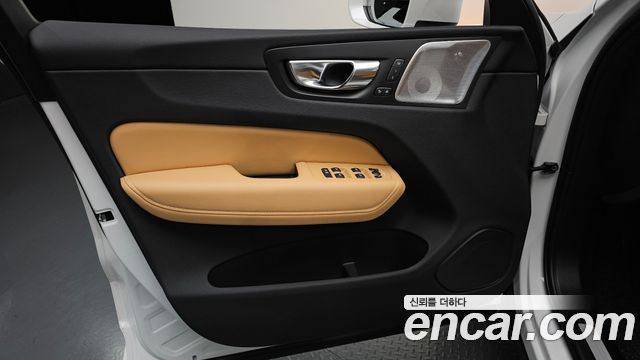 Volvo XC60 (II) B5 Ultra Bright 2025 — фото 24